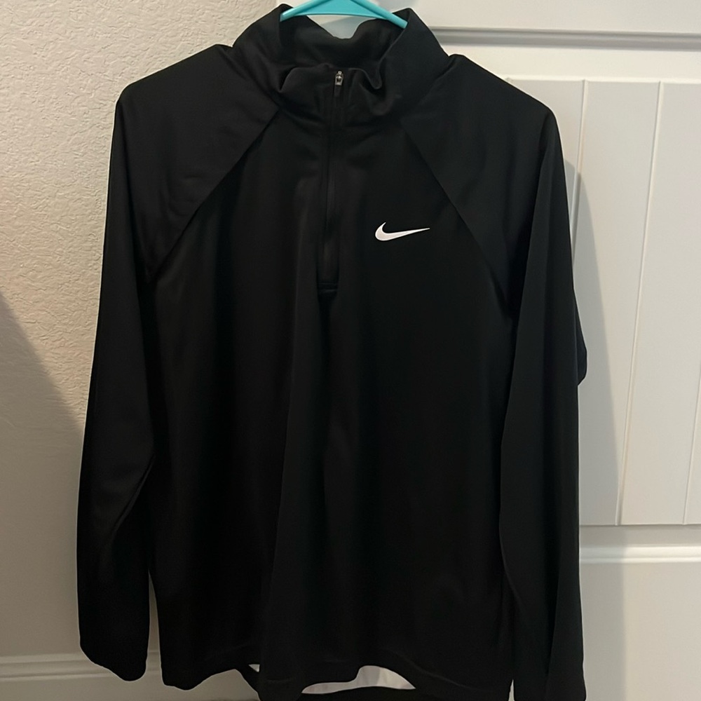 BLACK NIKE GOLF WINDBREAKER W/ CROPPED ZIP